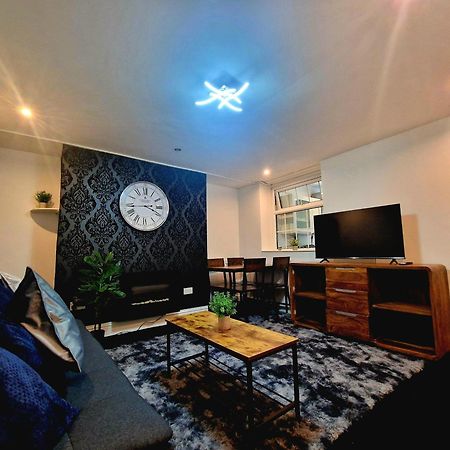 Private Courtyard Apartment In Bradford With Parking Shipley  Exteriér fotografie