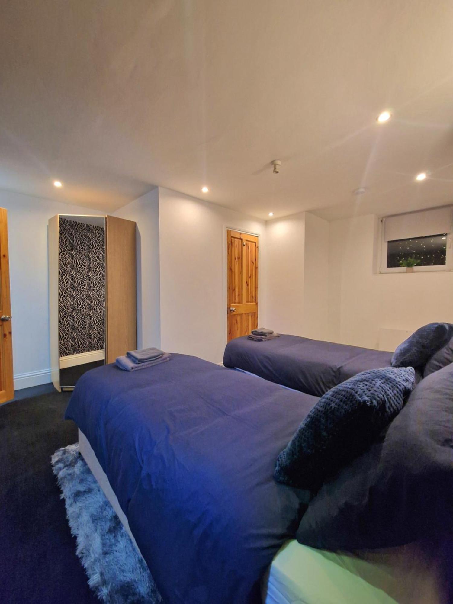 Private Courtyard Apartment In Bradford With Parking Shipley  Exteriér fotografie