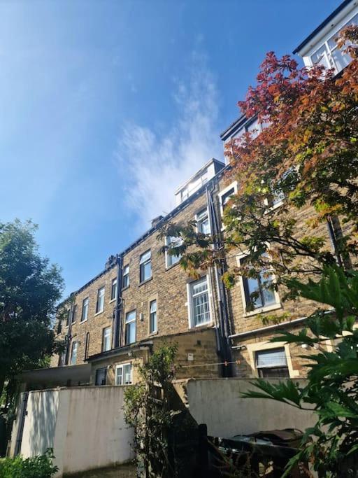 Private Courtyard Apartment In Bradford With Parking Shipley  Exteriér fotografie